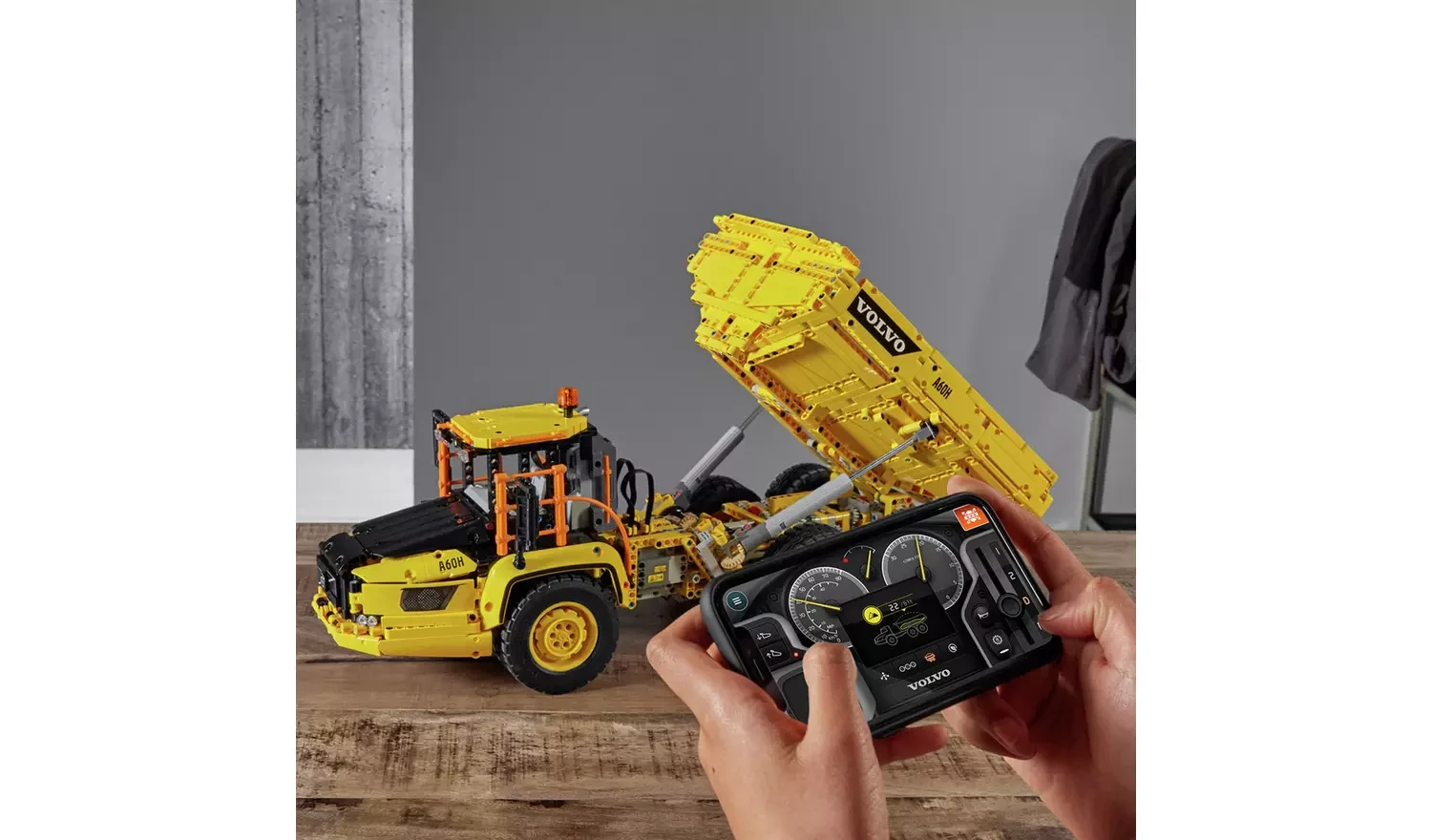 LEGO 42114 Technic 6x6 Volvo Articulated Hauler RC Truck 6 LEGO 42114 Technic 6x6 Volvo Articulated Hauler RC Truck - Image 4