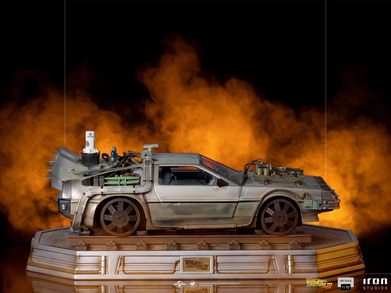 Iron Studios Back To The Future III Art Scale Statue 1-10 DeLorean 4 Iron Studios Back To The Future III Art Scale Statue 1-10 DeLorean - Image 2