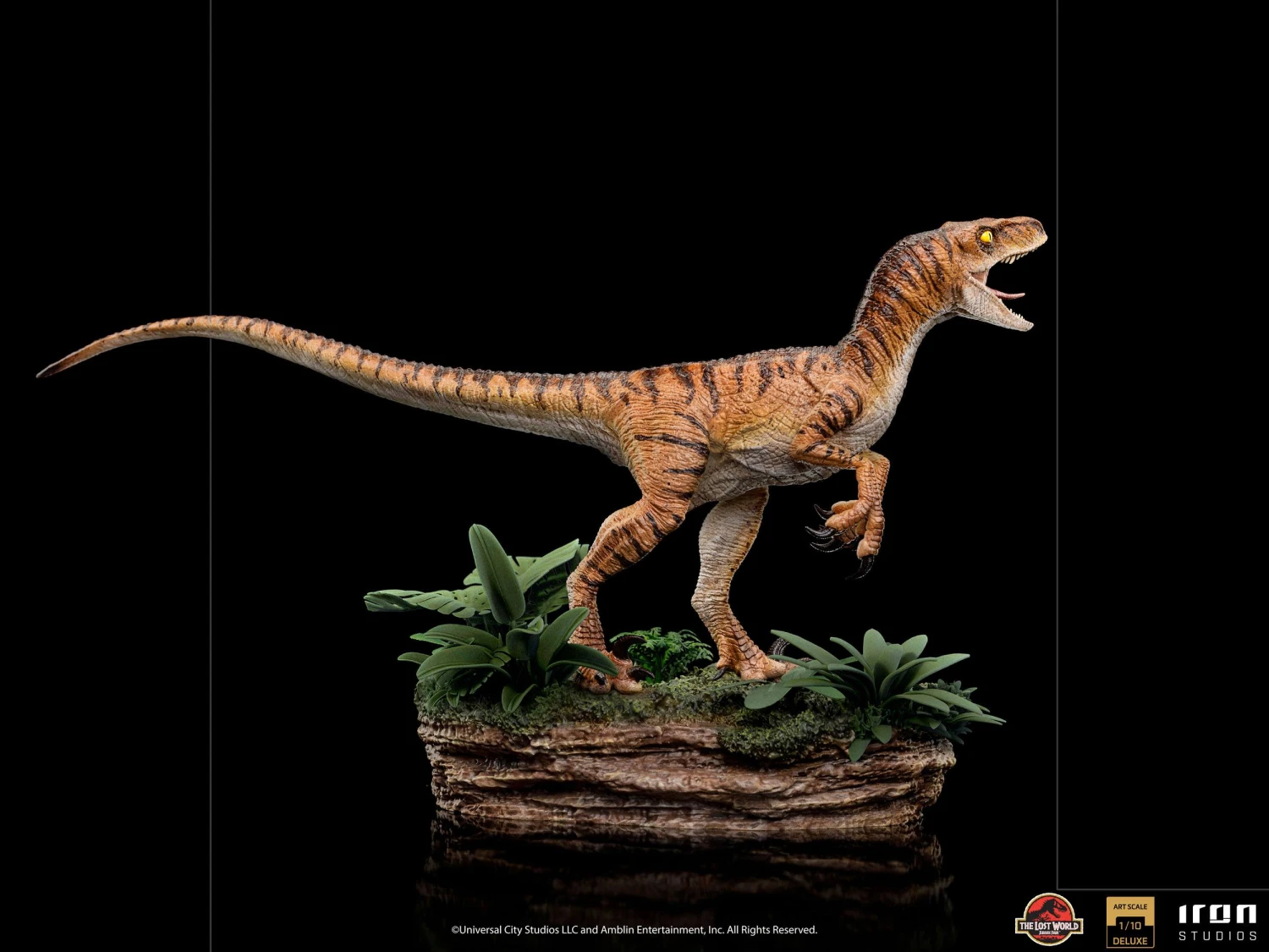 Iron Studios Jurassic World Deluxe Art Scale Statue 1-10 Velociraptor 8 Iron Studios Jurassic World Deluxe Art Scale Statue 1-10 Velociraptor - Image 6