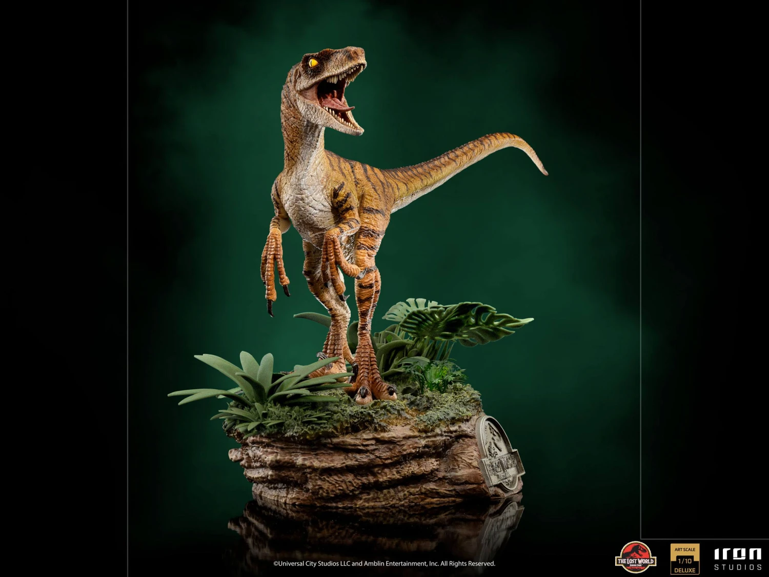 Iron Studios Jurassic World Deluxe Art Scale Statue 1-10 Velociraptor 4 Iron Studios Jurassic World Deluxe Art Scale Statue 1-10 Velociraptor - Image 2