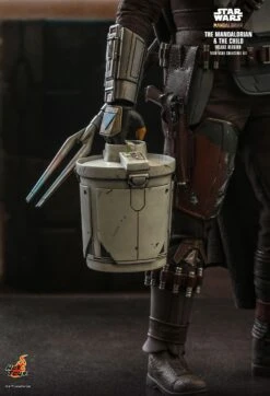 Hot Toys The Mandalorian 1/6 The Mandalorian (Beskar Armour) And The Child Deluxe Version -Toy Sale Store PD15845201568xQ