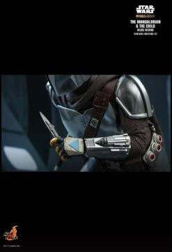 Hot Toys The Mandalorian 1/6 The Mandalorian (Beskar Armour) And The Child Deluxe Version -Toy Sale Store PD1584520174j00