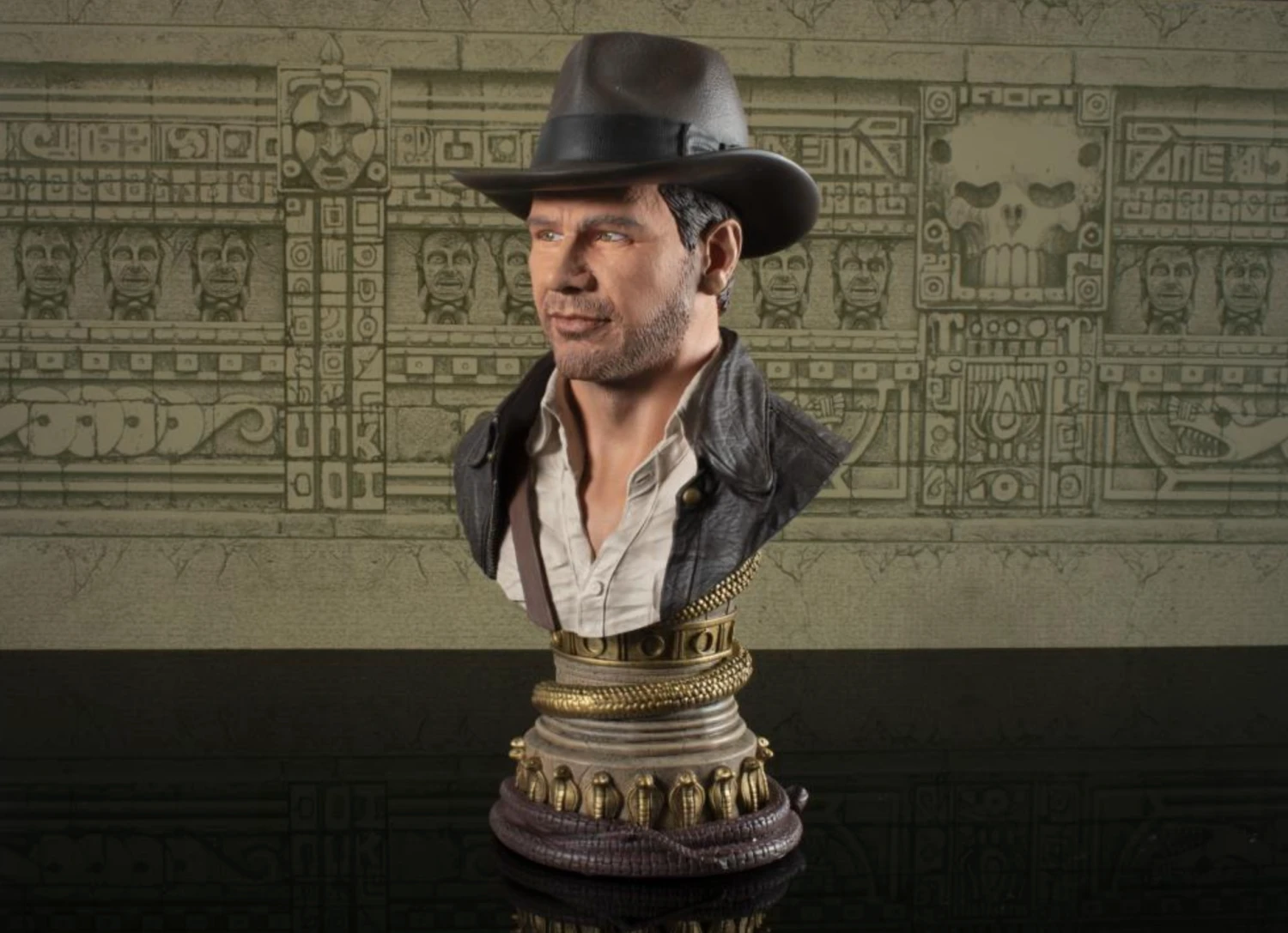 Raiders Of The Lost Ark Legends In 3D Indiana Jones 1/2 Scale Limited Edition Bust 6 Raiders Of The Lost Ark Legends In 3D Indiana Jones 1/2 Scale Limited Edition Bust - Image 4