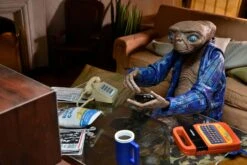NECA E.T. The Extra-Terrestrial 40th Anniversary Ultimate Telepathic E.T. 7" Scale Action Figure 18 NECA E.T. The Extra-Terrestrial 40th Anniversary Ultimate Telepathic E.T. 7" Scale Action Figure -Toy Sale Store hr neca55078 f