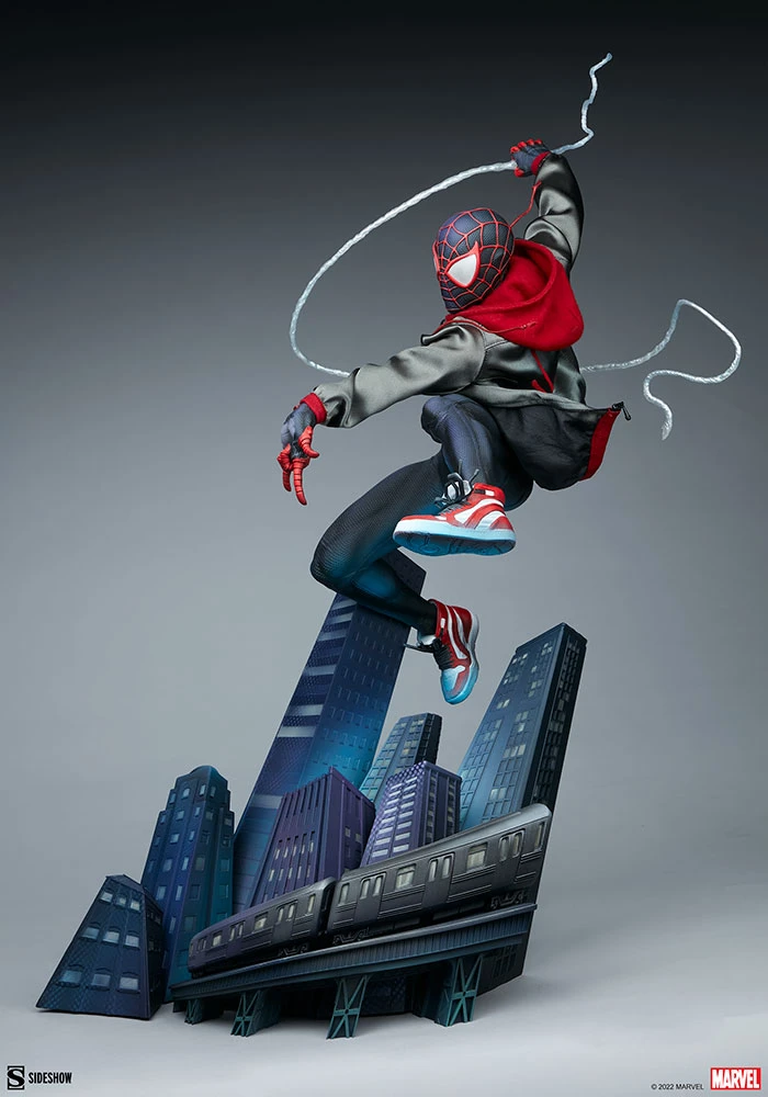 Sideshow Miles Morales Premium Format Figure 15 Sideshow Miles Morales Premium Format Figure - Image 13