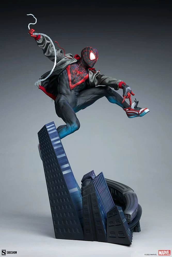 Sideshow Miles Morales Premium Format Figure 16 Sideshow Miles Morales Premium Format Figure - Image 14